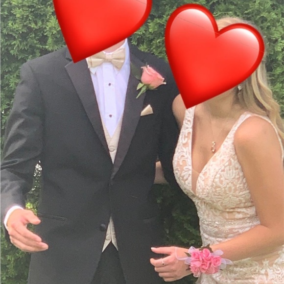 Ellie Wilde prom dress size 6 - Picture 3 of 5